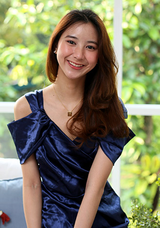 Date the member of your dreams: attractive Asian member Kunyalak from Bangkok